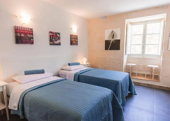 Valletta House * Floriana